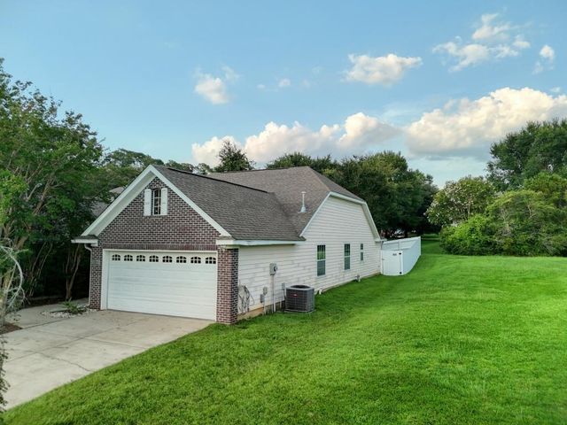 1023 Kingdom Drive, Tallahassee, FL 32311