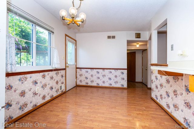 13912 Clinton River Road, Sterling Heights, MI 48313