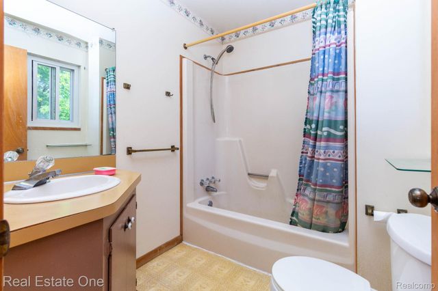 13912 Clinton River Road, Sterling Heights, MI 48313