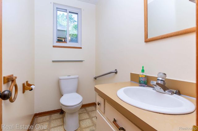 13912 Clinton River Road, Sterling Heights, MI 48313