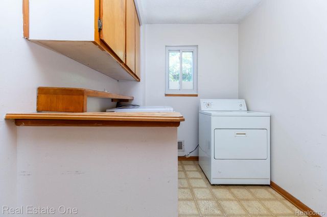 13912 Clinton River Road, Sterling Heights, MI 48313
