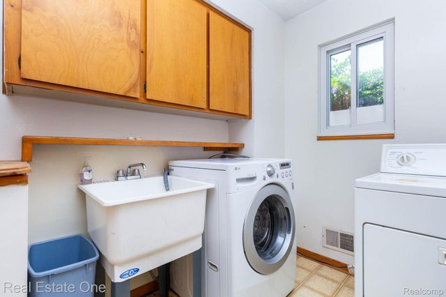 13912 Clinton River Road, Sterling Heights, MI 48313