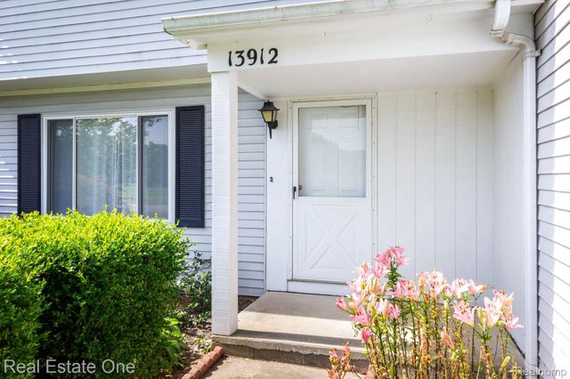 13912 Clinton River Road, Sterling Heights, MI 48313