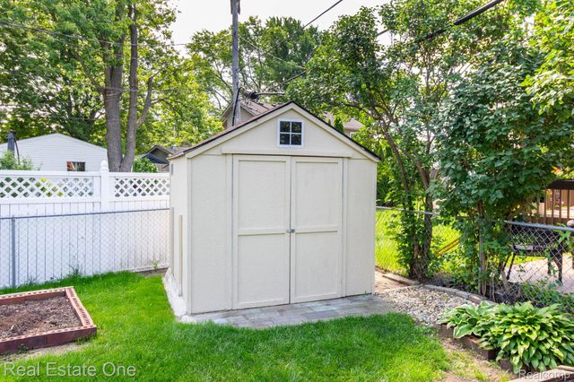 13912 Clinton River Road, Sterling Heights, MI 48313