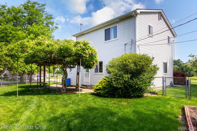 13912 Clinton River Road, Sterling Heights, MI 48313