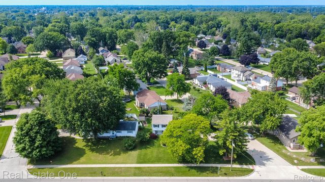 13912 Clinton River Road, Sterling Heights, MI 48313
