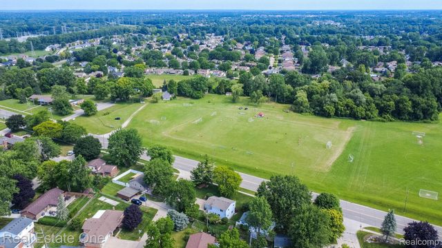 13912 Clinton River Road, Sterling Heights, MI 48313