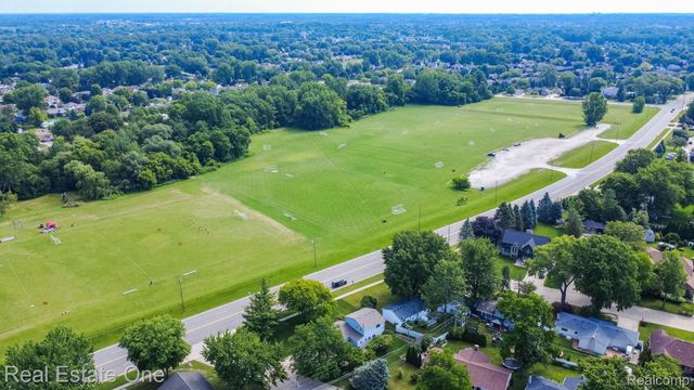 13912 Clinton River Road, Sterling Heights, MI 48313