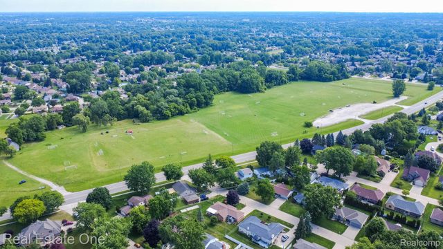 13912 Clinton River Road, Sterling Heights, MI 48313