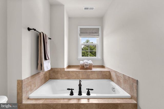 22664 AMBERJACK SQ, Brambleton, VA 20148