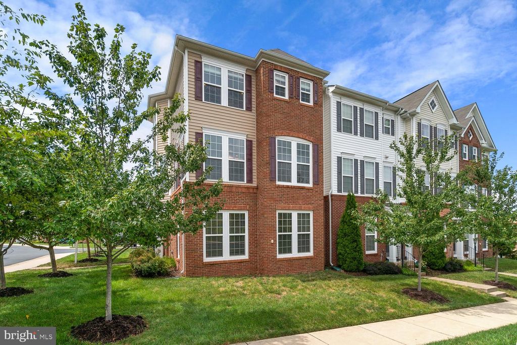 22664 AMBERJACK SQ, Brambleton, VA 20148