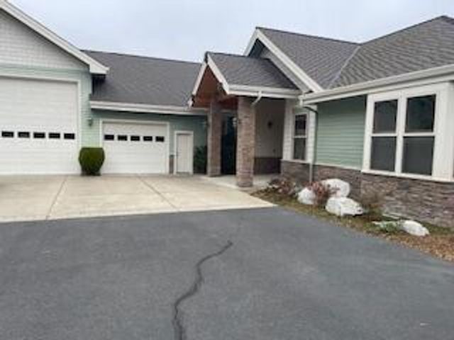 1882 NW Sunview Place, Grants Pass, OR 97526