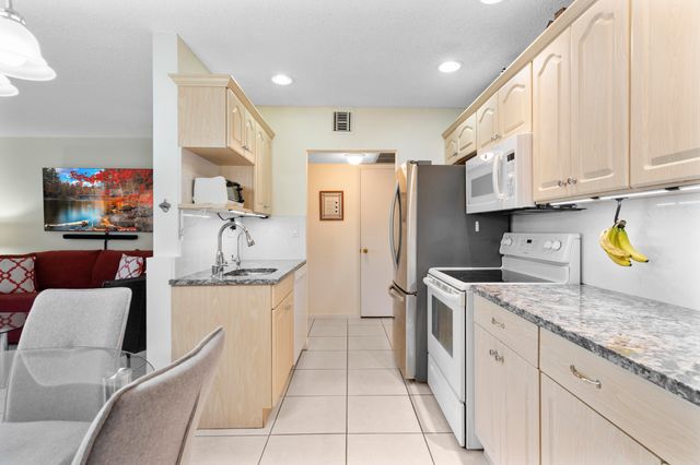 5180 E Sabal Palm Boulevard 234, Tamarac, FL 33319