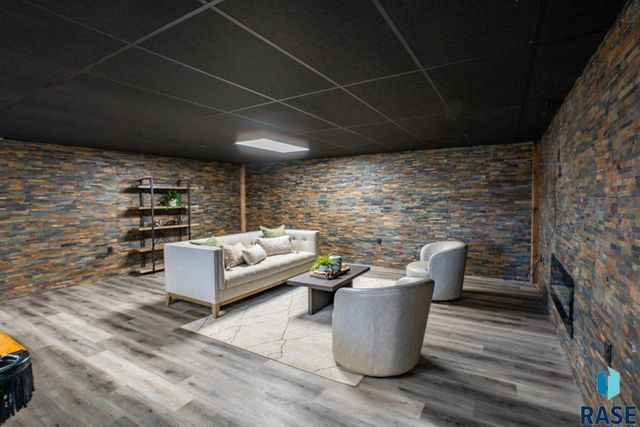 220 N Elm St Street, Lennox, SD 57039