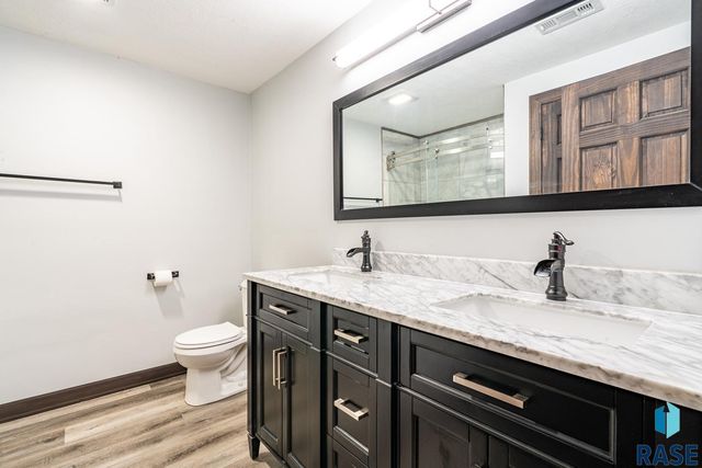 220 N Elm St Street, Lennox, SD 57039