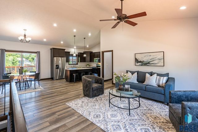 220 N Elm St Street, Lennox, SD 57039