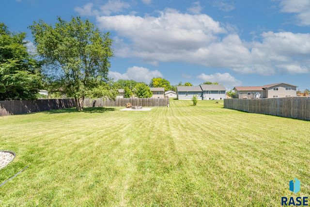 220 N Elm St Street, Lennox, SD 57039