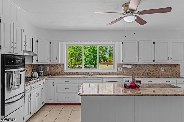 305 Old York Rd, Raritan Twp., NJ 08822