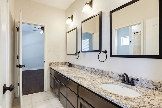 381 PRIVATE ROAD 3702, San Antonio, TX 78253