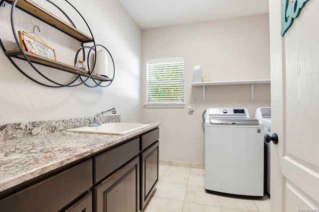 381 PRIVATE ROAD 3702, San Antonio, TX 78253