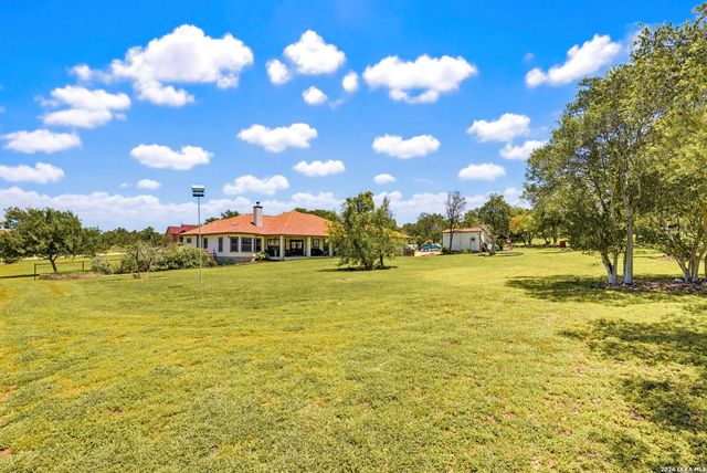 381 PRIVATE ROAD 3702, San Antonio, TX 78253