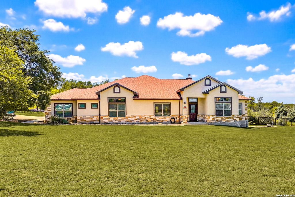 381 PRIVATE ROAD 3702, San Antonio, TX 78253