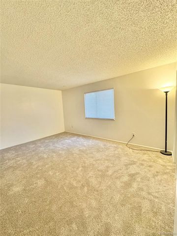 481 S Kalispell Way 102, Aurora, CO 80017