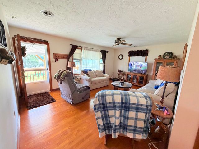 630 Doc Adams Road, Mt Vernon, KY 40456