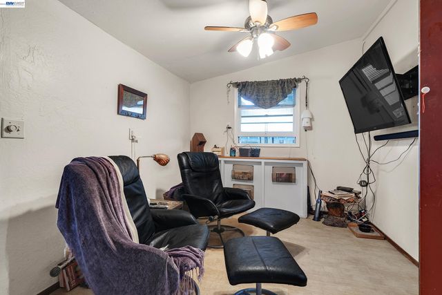 1177 Thiel Rd, Hayward, CA 94544