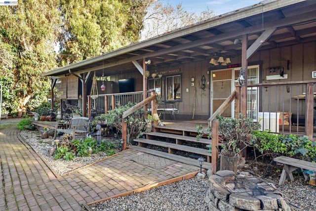 1177 Thiel Rd, Hayward, CA 94544