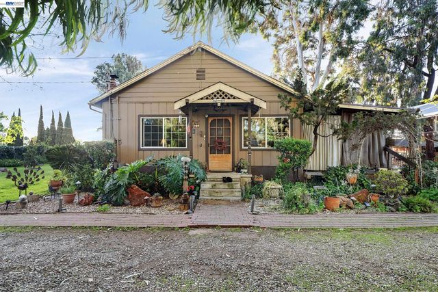 1177 Thiel Rd, Hayward, CA 94544