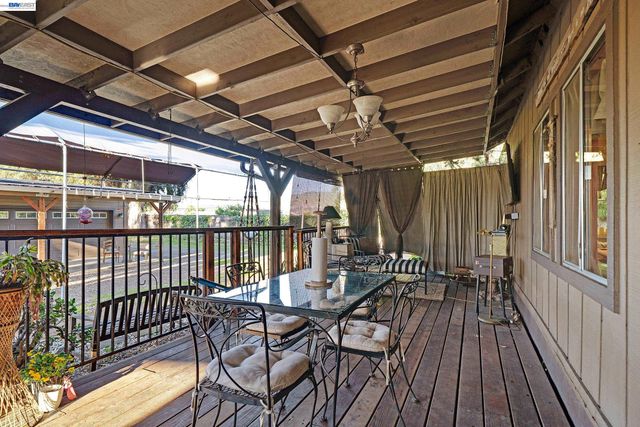 1177 Thiel Rd, Hayward, CA 94544