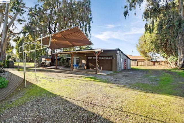 1177 Thiel Rd, Hayward, CA 94544