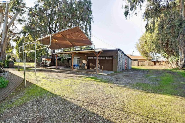 1177 Thiel Rd, Hayward, CA 94544