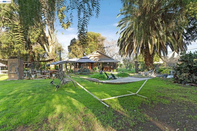 1177 Thiel Rd, Hayward, CA 94544