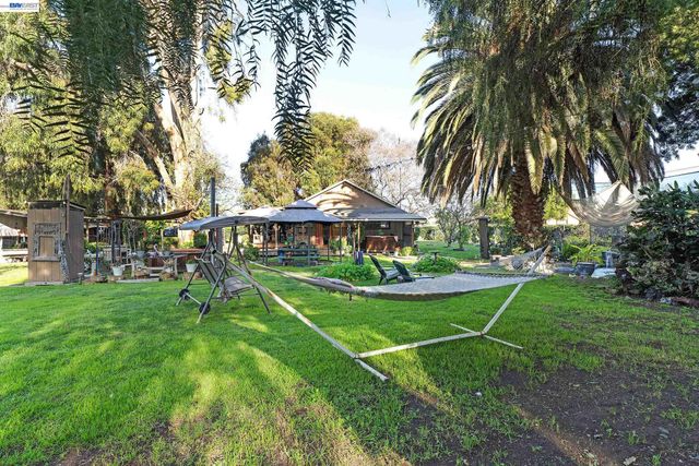 1177 Thiel Rd, Hayward, CA 94544