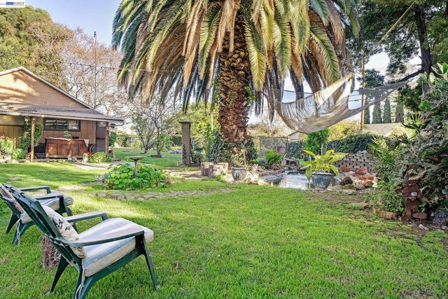 1177 Thiel Rd, Hayward, CA 94544