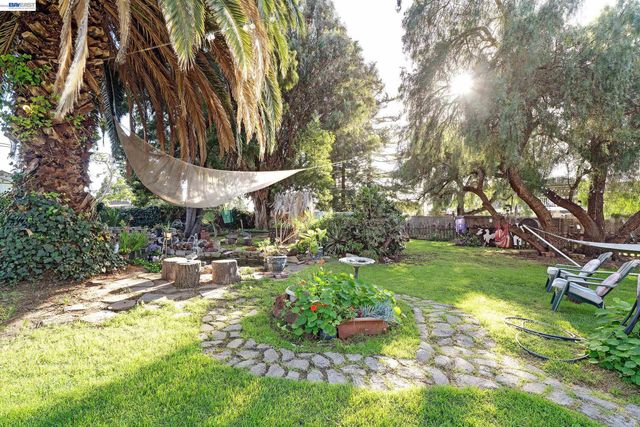 1177 Thiel Rd, Hayward, CA 94544