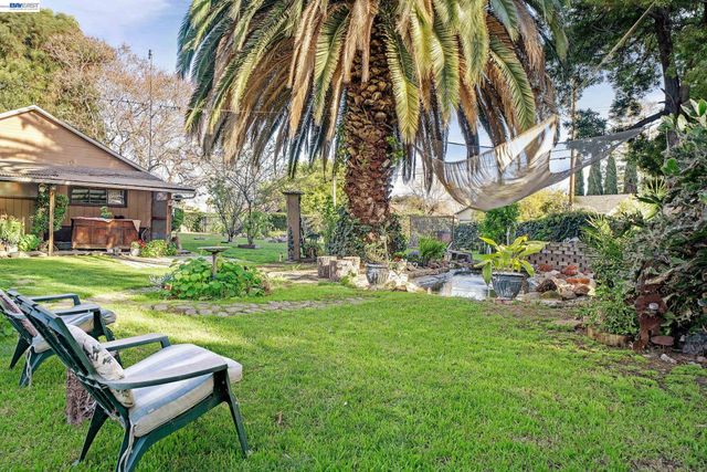 1177 Thiel Rd, Hayward, CA 94544