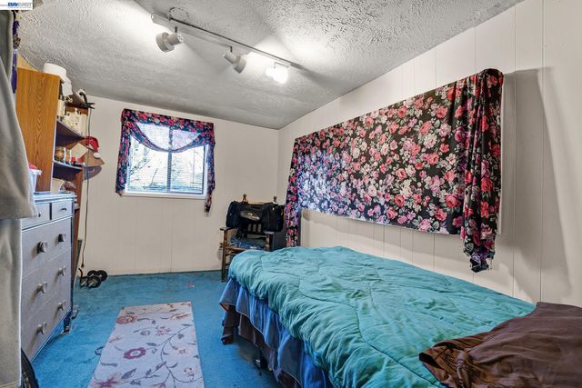 1177 Thiel Rd, Hayward, CA 94544