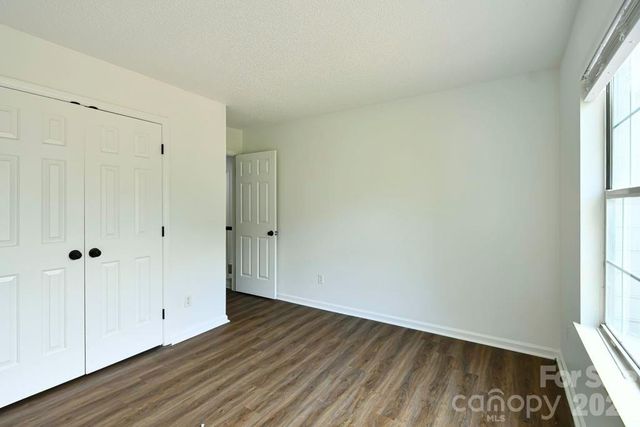 8406 Bedford Green Lane, Charlotte, NC 28215