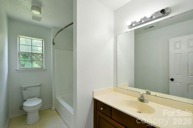 8406 Bedford Green Lane, Charlotte, NC 28215