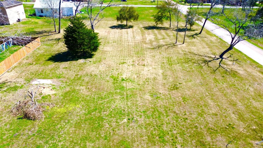 2502 28th Street, Dickinson, TX 77539