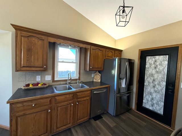 2335 S Cypress St, Wichita, KS 67207