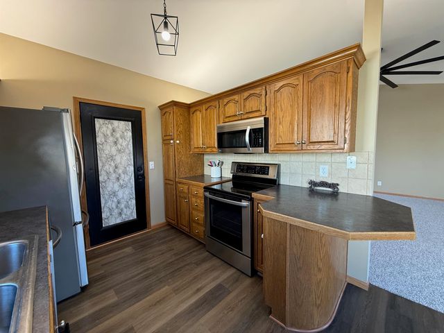 2335 S Cypress St, Wichita, KS 67207