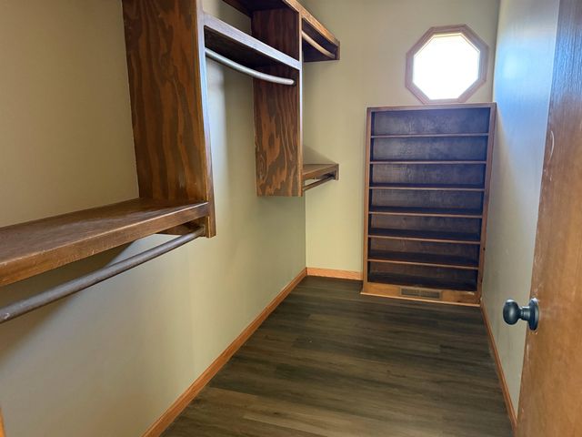 2335 S Cypress St, Wichita, KS 67207