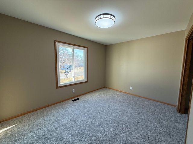 2335 S Cypress St, Wichita, KS 67207