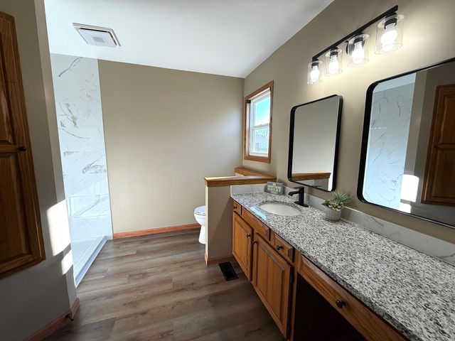 2335 S Cypress St, Wichita, KS 67207