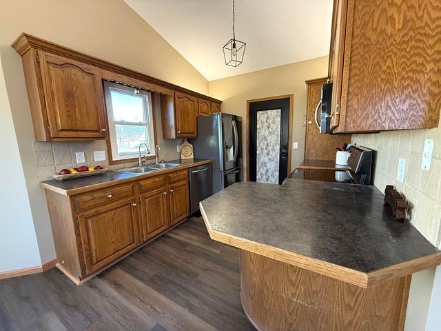 2335 S Cypress St, Wichita, KS 67207