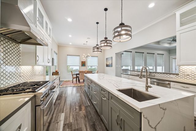 9622 Cedarhurst Drive, Houston, TX 77096
